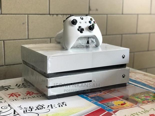 Xbox One S · Photo 2