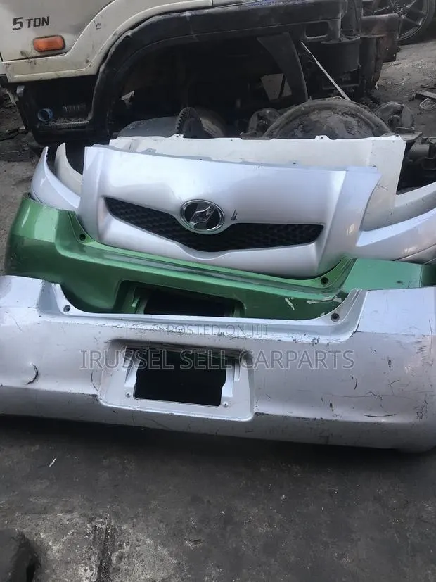 Toyota Yaris Vitz Corolla Camry Voxy Bumper · Photo 1