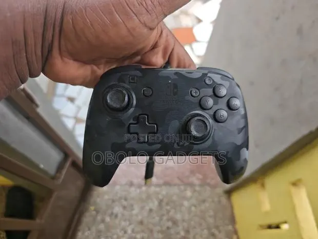 Nintendo Switch Wired Controller · Photo 1