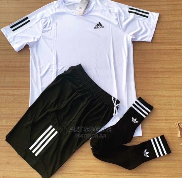 Adidas Gym Set With Socks · Photo 1