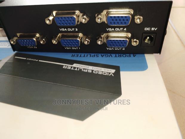 VGA 4 Port Way Splitter · Photo 7