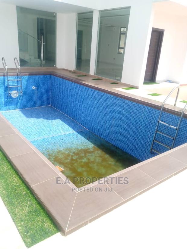 4bdrm House in E a Properties, a C Mall Area for Sale · Photo 2