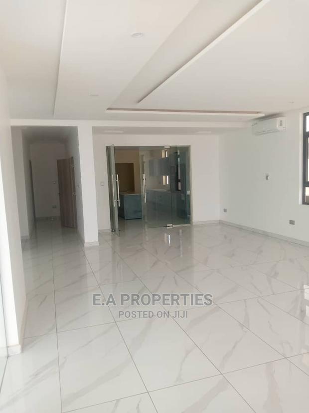 4bdrm House in E a Properties, a C Mall Area for Sale · Photo 7