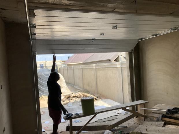 Automatic Garage Door Single Door · Photo 4