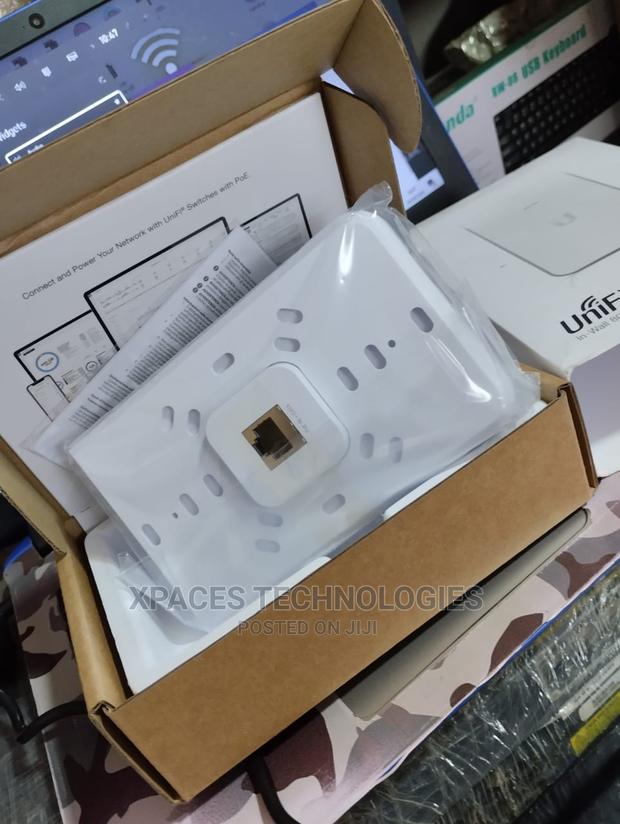 Ubiquiti Unifi AC in Wall · Photo 2