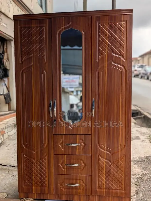 3 in 1 Foreign Wardrobe · Photo 1
