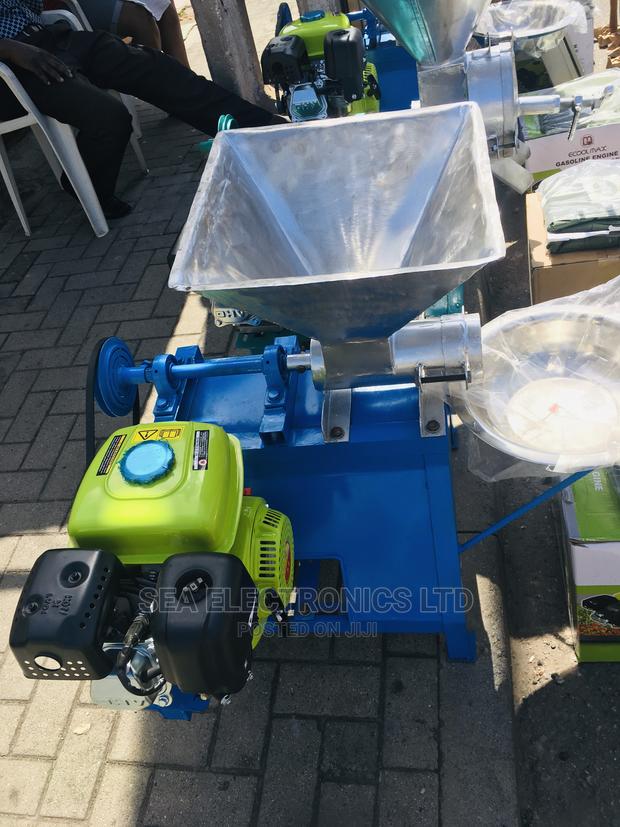 Strong Fufu Machine · Photo 1