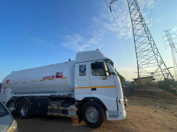 17000 Litres Fuel Bowser Fuel for Rent · Photo 1