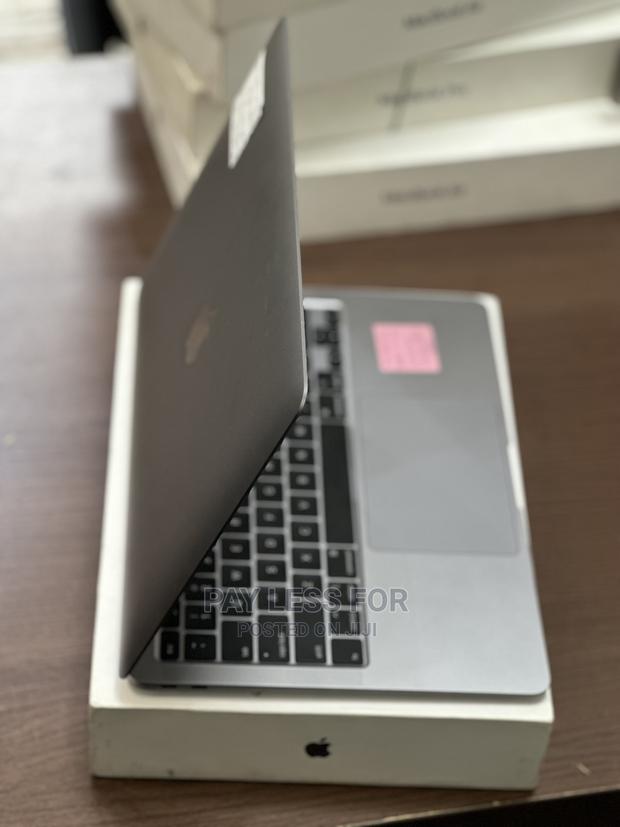 Laptop Apple MacBook Air 2020 16GB Intel Core I7 SSD 256GB · Photo 4