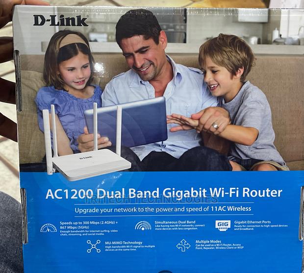 D-Link Dir-825m Dual Band Gigabit Wi-Fi Router · Photo 3