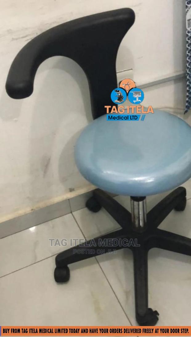Theater Lab Stool (Plastic Backrest) · Photo 1