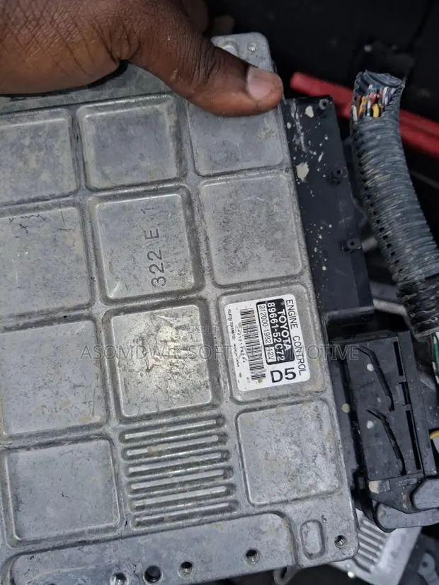Toyota Vitz Control Board · Photo 1