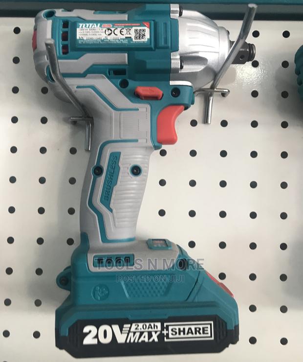 TOTAL Lithium Ion Impact Wrench · Photo 1