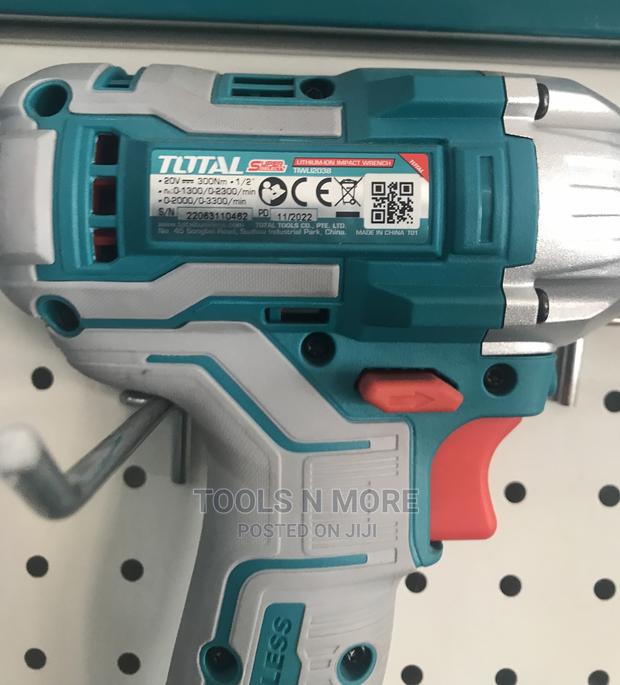 TOTAL Lithium Ion Impact Wrench · Photo 2