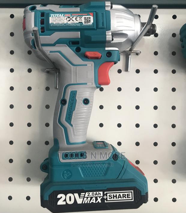 TOTAL Lithium Ion Impact Wrench · Photo 3