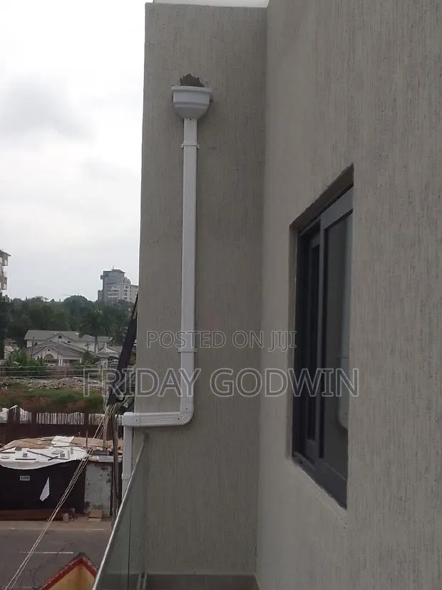 Downspouts PVC · Photo 1