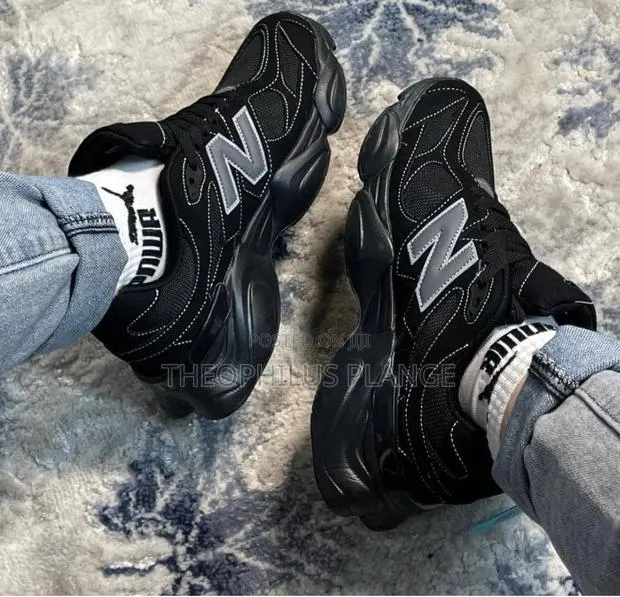 New Balance 5090 Black Sneakers · Photo 1
