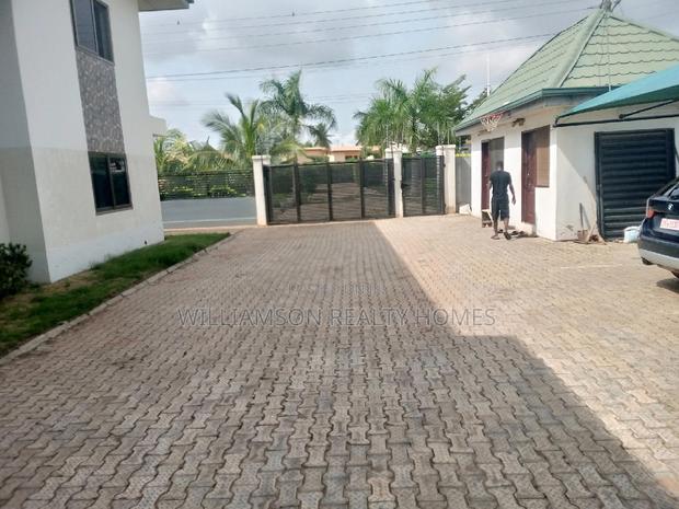 2bdrm Apartment in Community 20 Estate, Spintex for rent · Photo 8