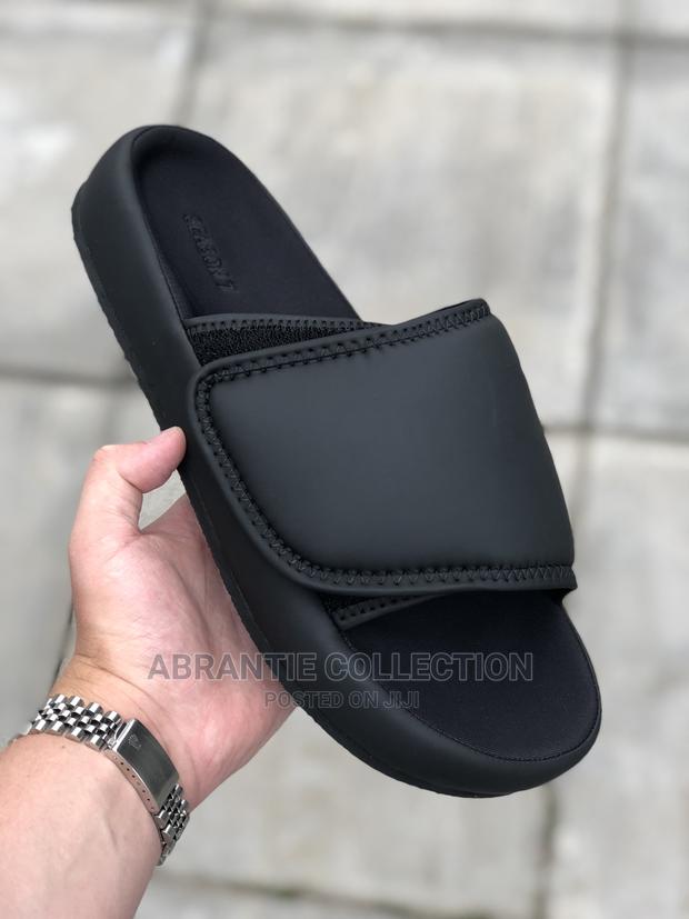 Adidas Season 7 Slippers · Photo 4