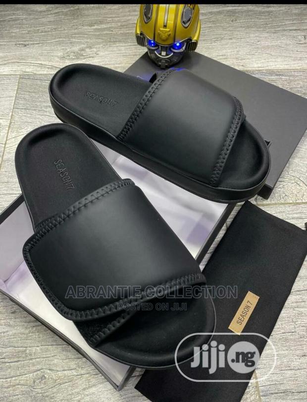 Adidas Season 7 Slippers · Photo 2