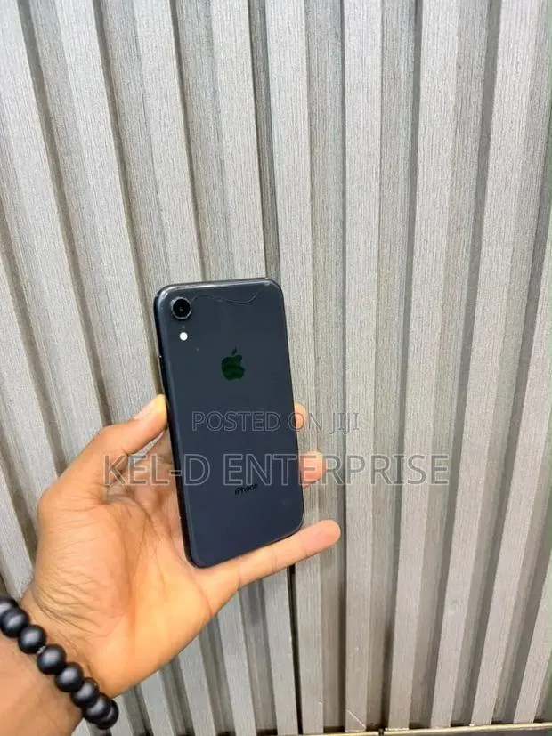 Apple iPhone XR 64 GB · Photo 1