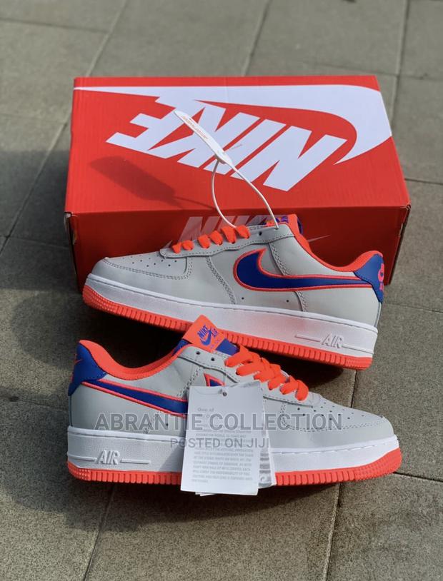 Nike Air Force 1 Wolf Grey · Photo 1