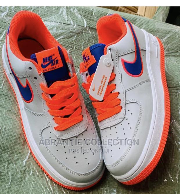 Nike Air Force 1 Wolf Grey · Photo 2