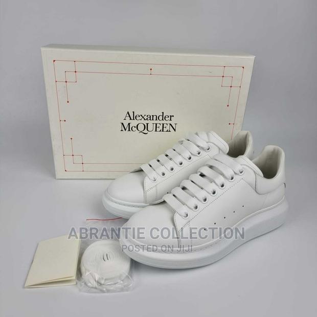 Original Alexander McQueen All White · Photo 3