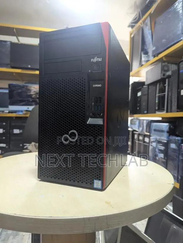Desktop Computer Fujitsu Esprimo P558 8GB Intel Core i5 SSD 256GB · Photo 1