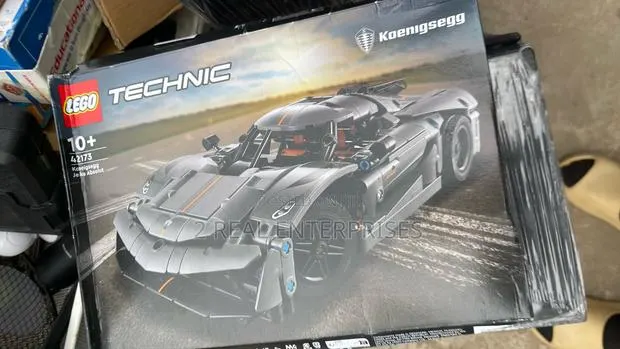 LEGO Technic Koenigsegg Jesko Absolut Set · Photo 1