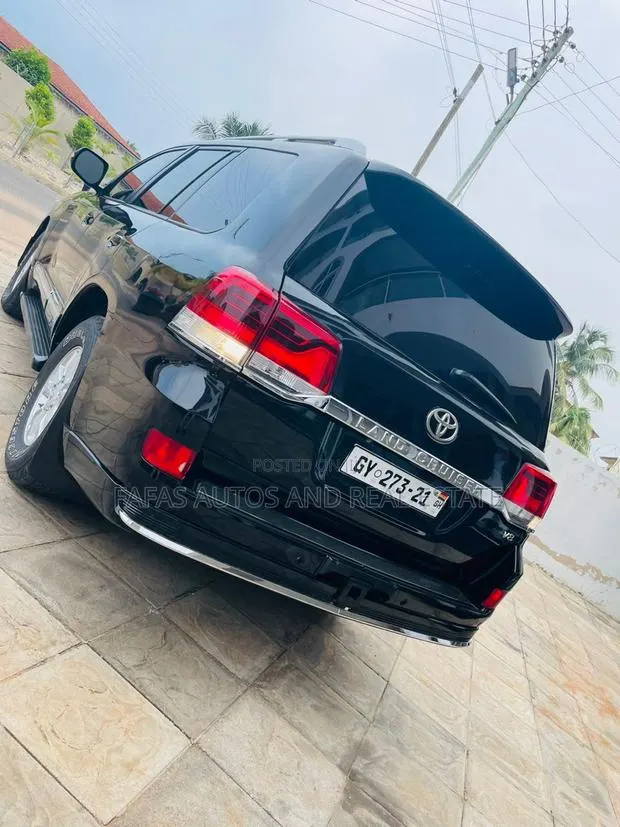 Toyota Land Cruiser Prado 2021 Black · Photo 1