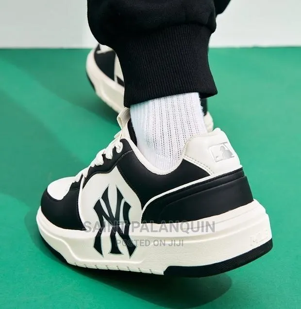 NY Quality Sneaker · Photo 1