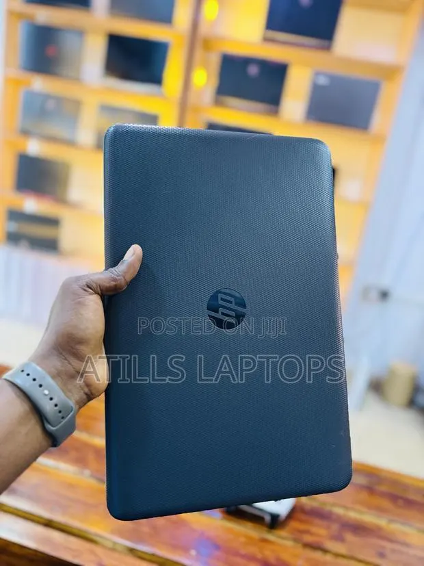 Laptop HP Pavilion 15 6GB Intel Core i3 SSHD (Hybrid) 500GB · Photo 1