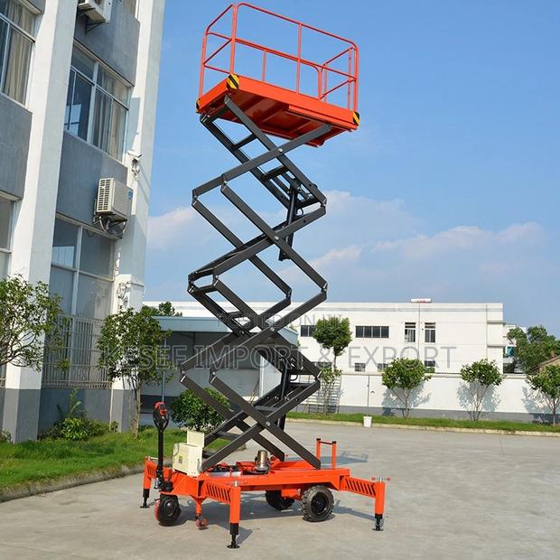 Scissor Lift · Photo 3