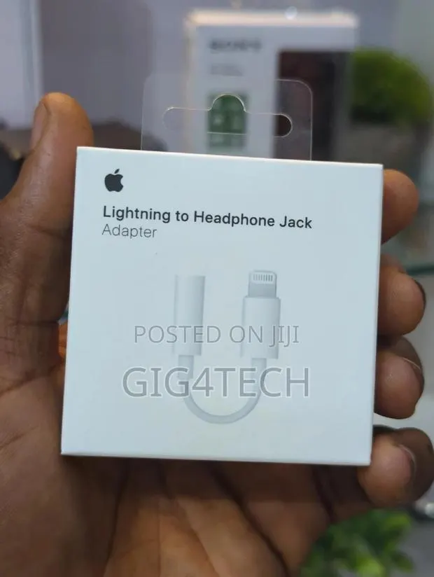 Original Lightning to Headphone Jack Adapter for iPhone · Photo 1