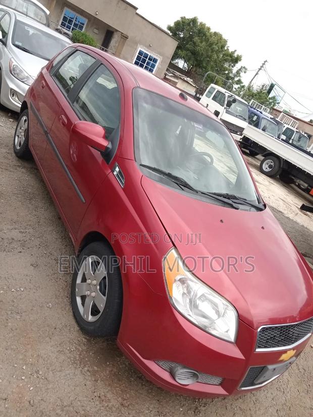 Chevrolet Aveo 1LT Hatch 2011 Red · Photo 2