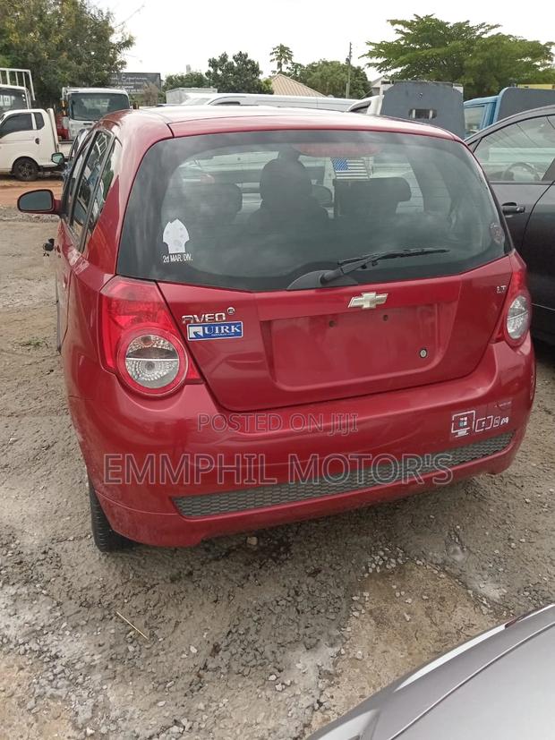Chevrolet Aveo 1LT Hatch 2011 Red · Photo 4