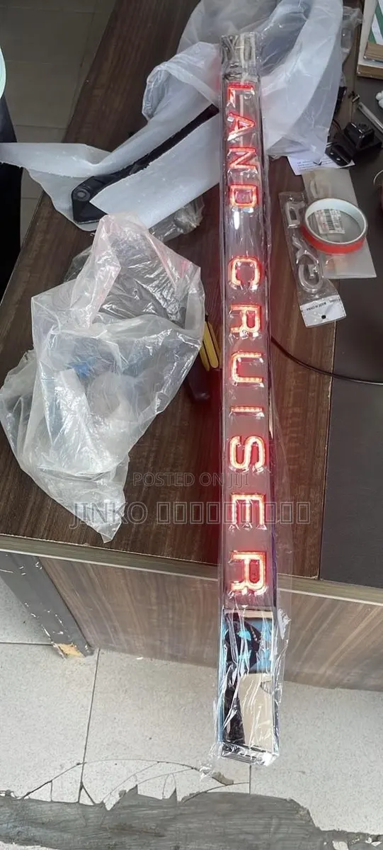 Toyota Landcruiser 2016-2021 Bootsrim With Led · Photo 1
