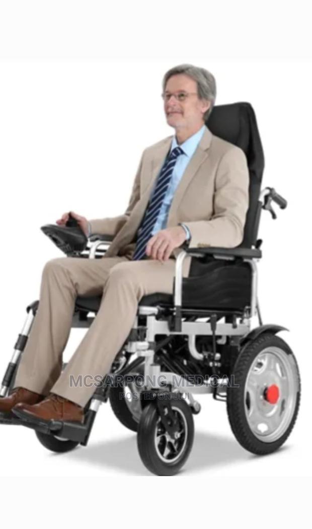 Reclinable Motorised Electric Wheelchair · Photo 1