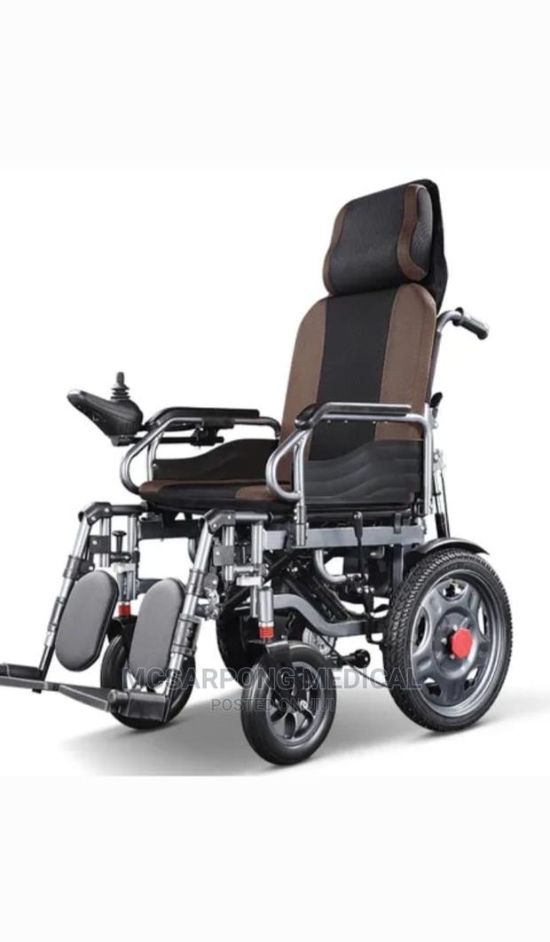Reclinable Motorised Electric Wheelchair · Photo 2