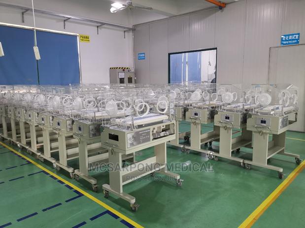 Infant Baby Pediatric Incubators · Photo 1