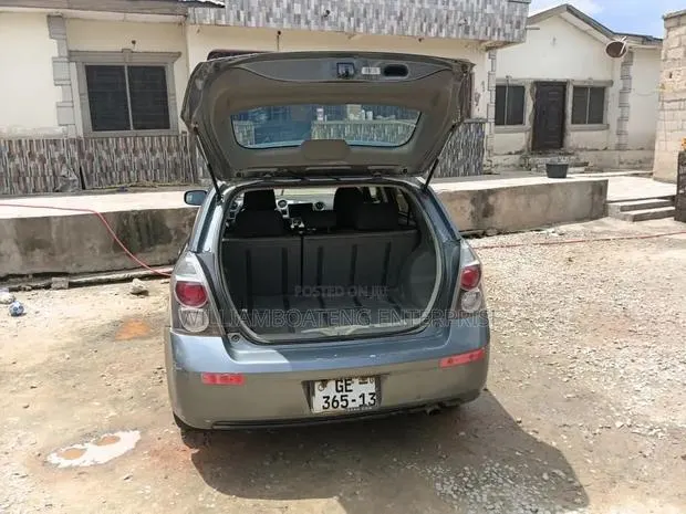 Pontiac Vibe 1.8L 2010 Gray · Photo 1