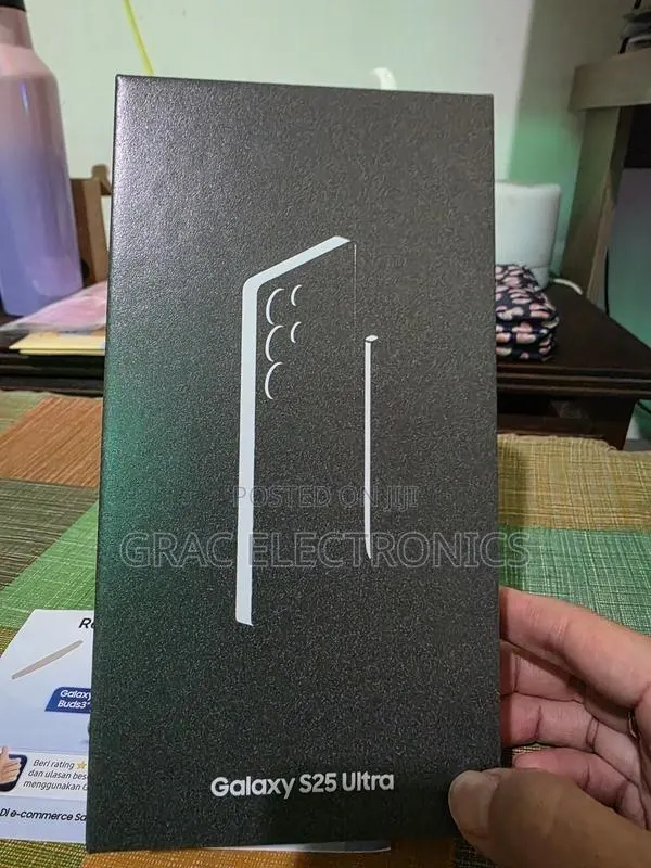 New Samsung Galaxy S25 Ultra 1 TB Gray · Photo 1