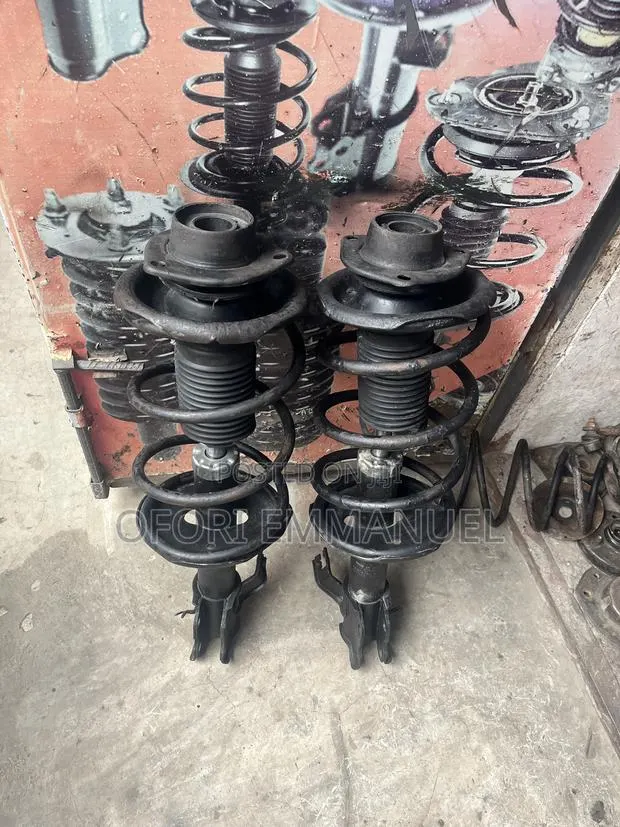 Nissan Altima, 1993 - 1999 Front Shocks · Photo 1