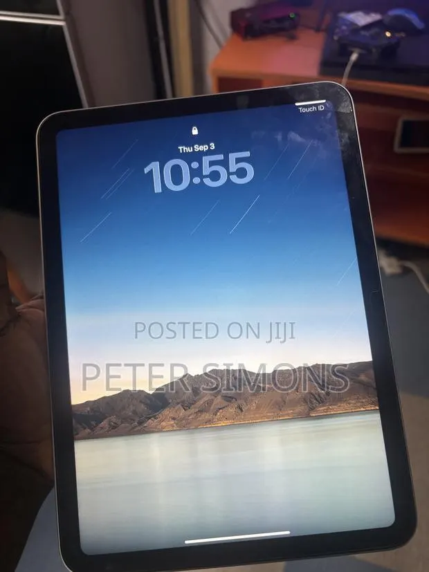Apple iPad 10.2 (2020) Wi-Fi 256 GB Gray · Photo 1