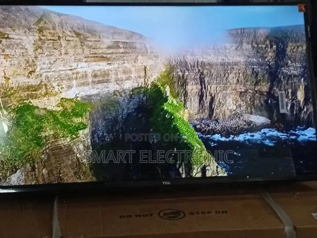 TCL 32-Inch Qled Smart Tv With Ultra-Clear Display · Photo 1