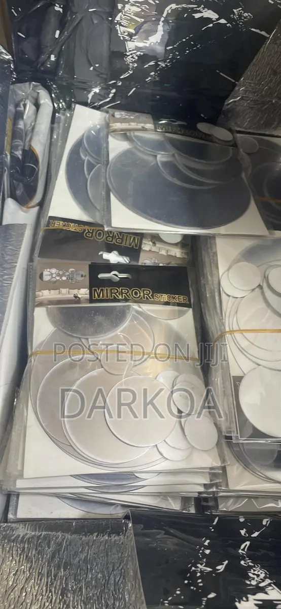 26pcs Round Acrylic Mirror Stickers · Photo 1