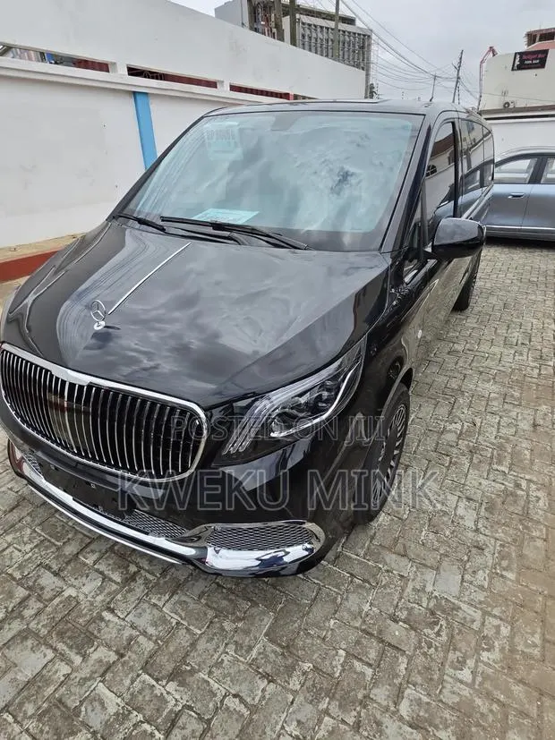 Mercedes-Benz V-Class 2023 Black · Photo 1