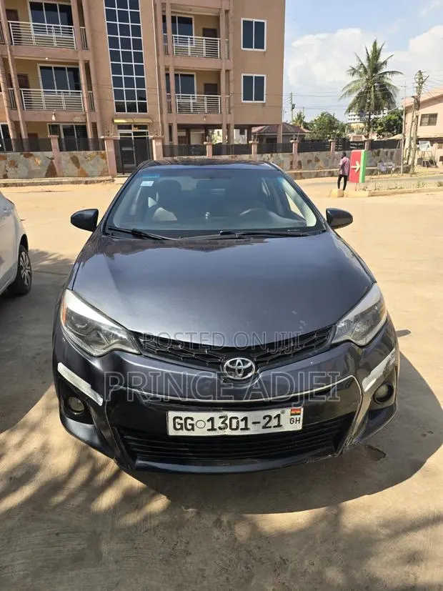 Toyota Corolla S 4dr Sedan (1.8L 4cyl CVT) 2014 Gray · Photo 1