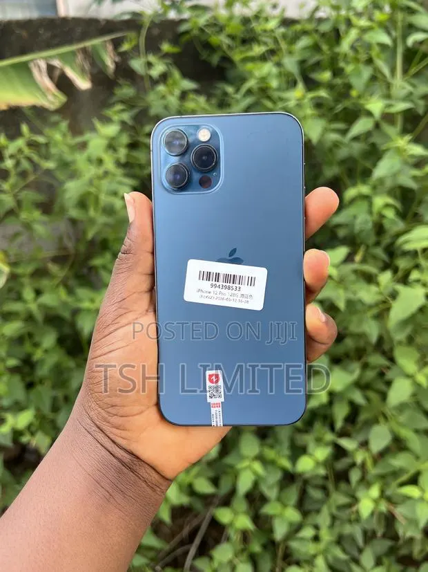 Apple iPhone 12 Pro 128 GB Blue · Photo 1